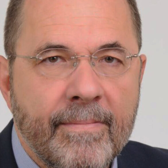 “Ο Τσίπρας είναι πιο ώριμος σε σχέση με το παρελθόν”: Τα “καρφιά” Σκανδάμη για το ΠΑΣΟΚ