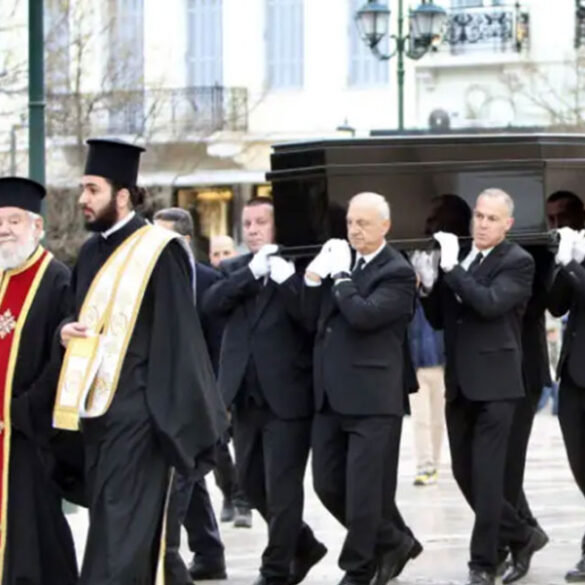 Έφτασε στο παρεκκλήσι της Μητρόπολης η σορός της Μαρινέλλας