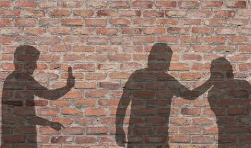 Πάτρα: Σοκ από την επίθεση στον 15χρονο στην Αγυιά – Ο δικηγόρος των τεσσάρων ανηλίκων στον MAX (Ηχητικό)