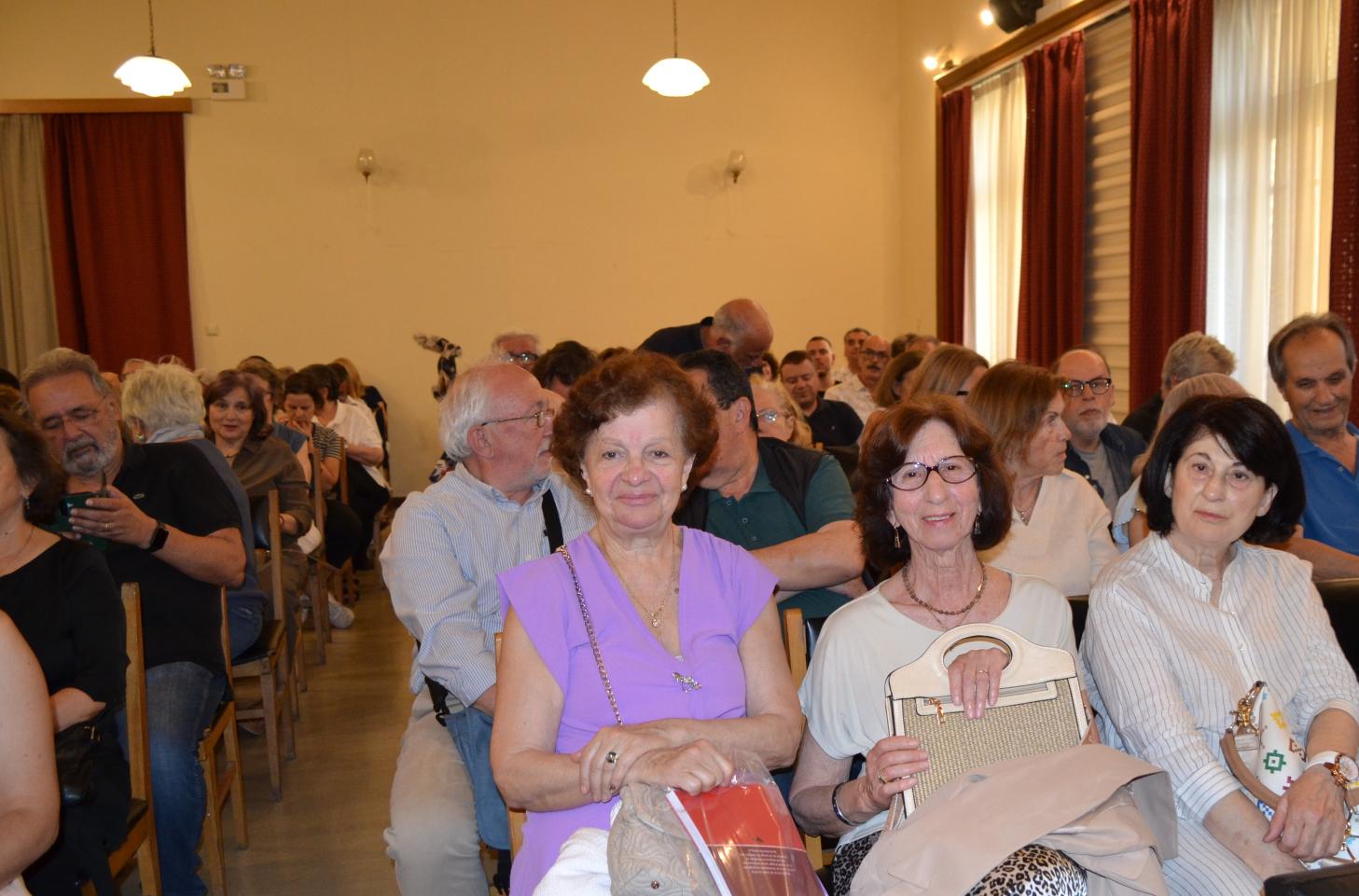 Μεγάλη συμμετοχή στην παρουσίαση του νέου βιβλίου της Γιώτας Καΐκα "Η Πάτρα στο πρώτο μισό του 20ου αι" - ΦΩΤΟ 9 agrafioti tsoukala