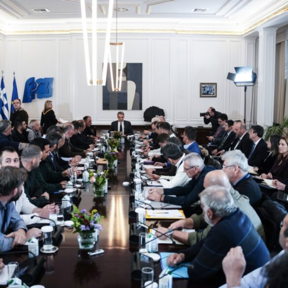 Αγρότες: Διάλογος κατ’ όνομα, εξαγγελίες κατ’ ουσίαν – Χωρίς περιθώρια αλλαγών στα μέτρα