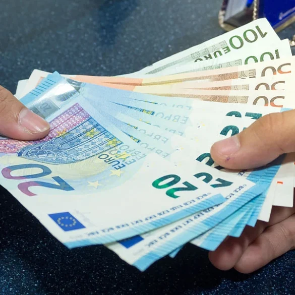 Τις πληρωμές Νοεμβρίου ανακοίνωσε ο Κέλλας, αφορούν προκαταβολή τσεκ, ΕΦΚ πετρελαίου, αποζημιώσεις ΕΛΓΑ και Μέτρο 23