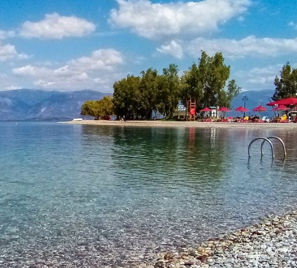 Στην Αχαϊα η ελληνική παραλία με τα πιο βαθιά νερά
