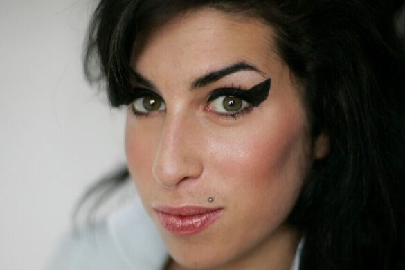 Έιμι Γουάινχαουζ: Κυκλοφόρησε το τρέιλερ της ταινίας «Back to Black» για τη ζωή της