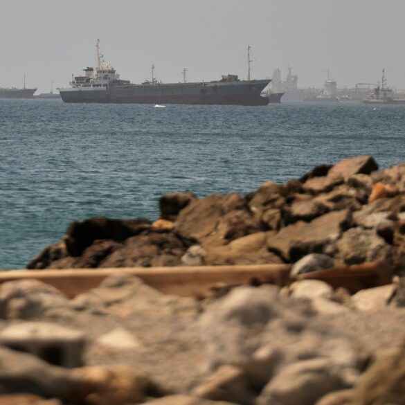 Financial Times: Σχέδιο βρετανοαμερικανικής συμμαχίας για τα Στενά του Ορμούζ