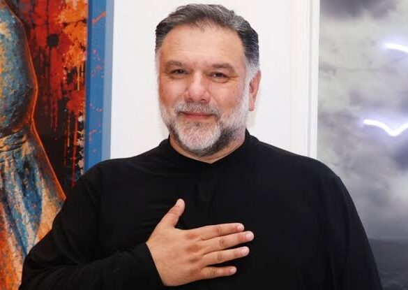 Γρηγόρης Αρναούτογλου: «Ήμουν τόσο θρησκόληπτος που δεν έκανα σεξ Τετάρτη και Παρασκευή»