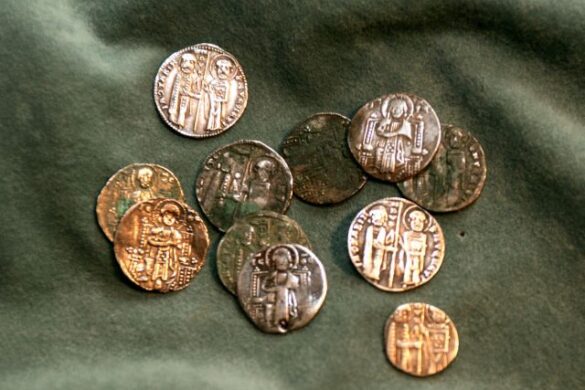 Συνέλαβαν Πατρινή που θα πωλούσε αρχαία νομίσματα