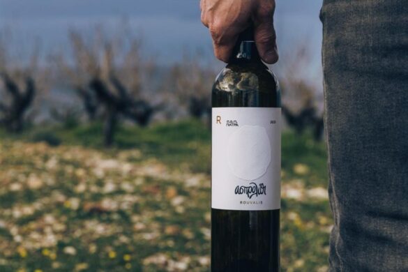 Ασπρολίθι: Το εμβληματικό κρασί των ορεινών Πλαγιών της Αιγιάλειας έγινε 35 ετών