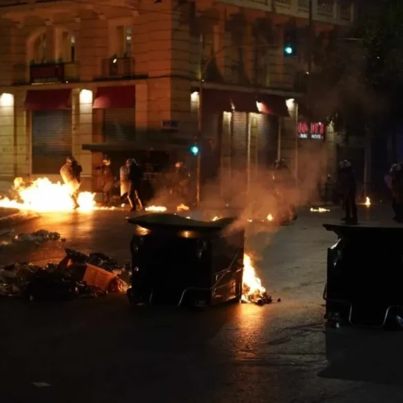 Ποινική δίωξη σε 11 συλληφθέντες – 3 σε εισαγγελέα ανηλίκων για τα επεισόδια στο κέντρο της Αθήνας