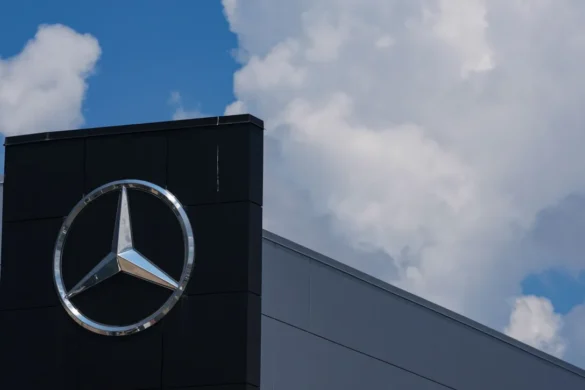 Η Mercedes πούλησε το μερίδιό της στη Nissan για 279,64 εκατομμύρια ευρώ