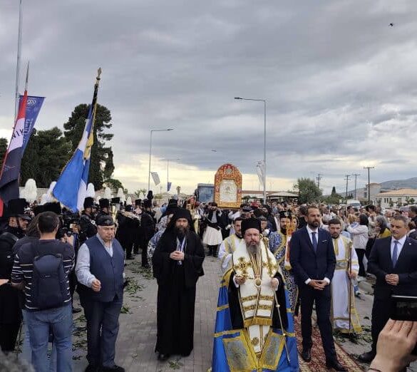 Και Πατρινοί στην υποδοχή της Ιεράς Εικόνας της Παναγίας “Άξιον εστί” – ΦΩΤΟ