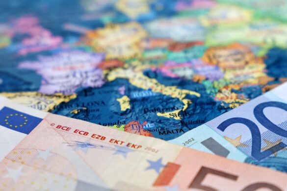 Δείκτες PMI: Πάτησε γκάζι η ανάπτυξη τον Μάιο και σκαρφάλωσε σε υψηλό ενός έτους