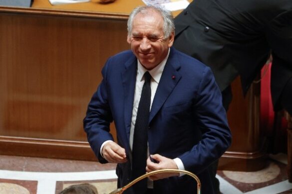 Έπεσε η κυβέρνηση του πρωθυπουργού Φρανσουά Μπαιρού στη Γαλλία