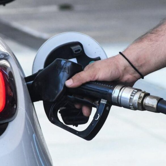 Υποχώρηση 15 λεπτών στην τιμή της αμόλυβδης