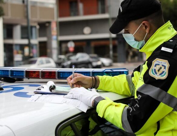 1.774 κλήσεις για παράνομη στάθμευση