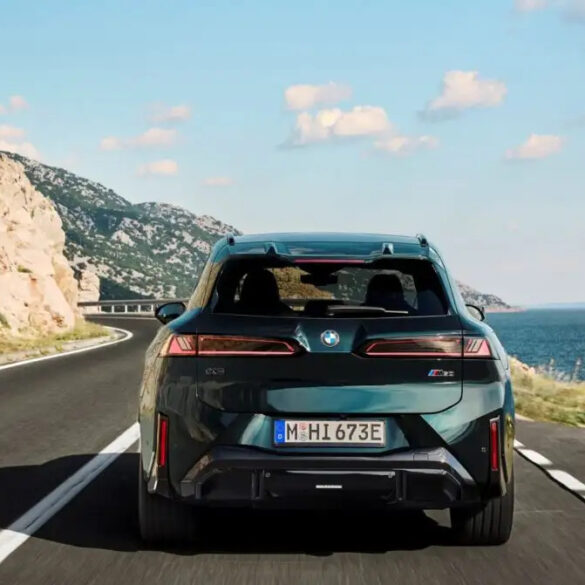 BMW iX3 M60 xDrive με 612 ίππους και αυτονομία έως 754 χλμ.