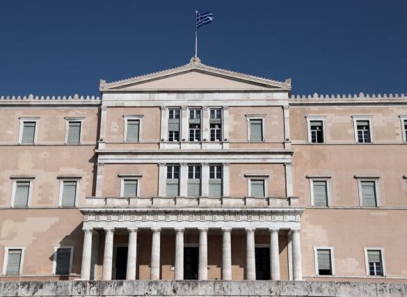 Συνεχίζεται για 3η ημέρα η συζήτηση για τον προϋπολογισμό 2025
