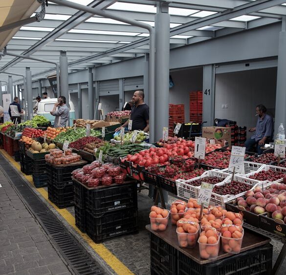 Οριακή υποχώρηση του πληθωρισμού στο 2,3% τον Ιούνιο – Σημαντική επιβράδυνση στα τρόφιμα