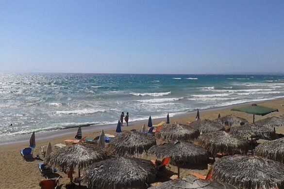 Είχε “Αγιο” η γυναίκα στην παραλία! Γιατρός κολυμπούσε δίπλα της