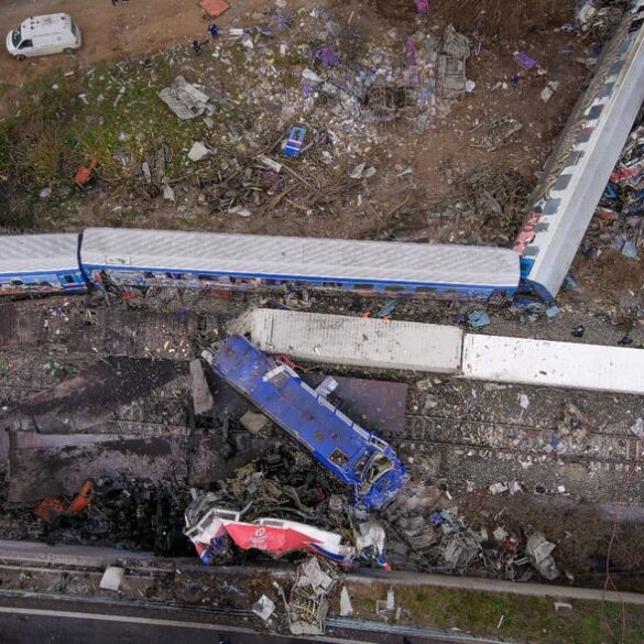 ΕΕΤ – Τράπεζες: Διαγραφή των δανειακών υποχρεώσεων για τις οικογένειες των θυμάτων του σιδηροδρομικού δυστυχήματος