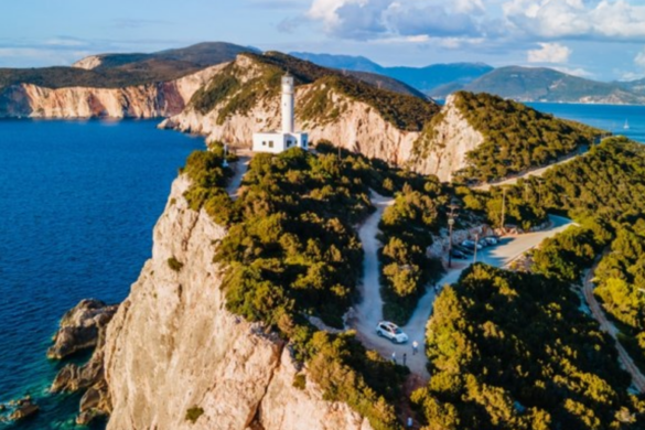 Λευκάδα: Νεκρό το ζευγάρι που είχε εξαφανιστεί, εντοπίστηκε σε χαράδρα το ΙΧ τους