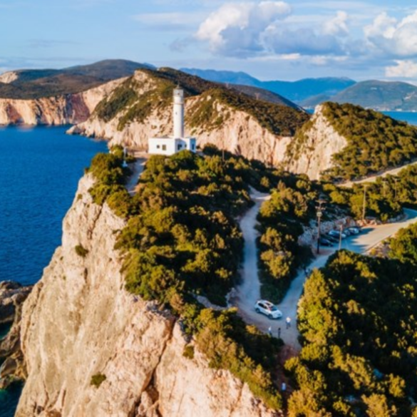 Λευκάδα: Νεκρό το ζευγάρι που είχε εξαφανιστεί, εντοπίστηκε σε χαράδρα το ΙΧ τους