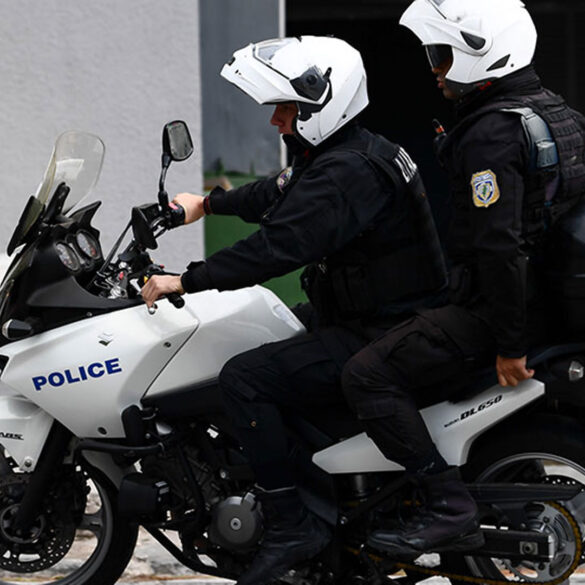 Πάτρα: BMW έσπασε μπλόκο της ΔΙΑΣ και κατέληξε στον καταυλισμό Ριγανόκαμπου