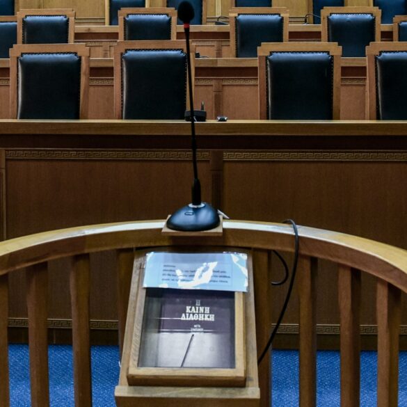 Μακάριος Δρουσιώτης: Στο εδώλιο για 101 κατηγορίες, πλαστογραφία και ψευδείς ειδήσεις