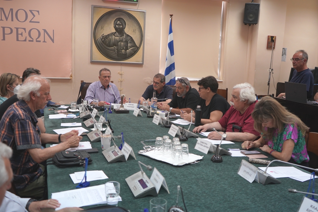 Ο Χρήστος Πατούχας, Πρόεδρος του Δημοτικού Συμβουλίου του Δήμου Πατρέων 2 dimotiko symboulio patra 2026