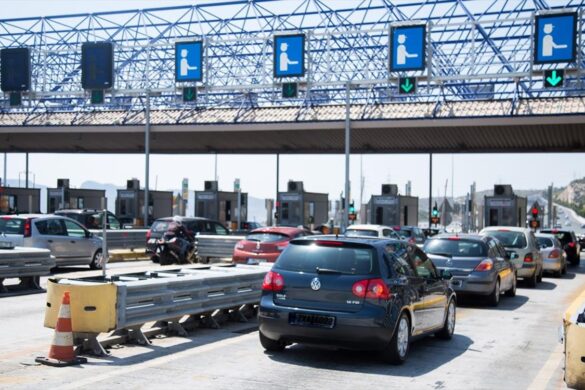 Aυξάνονται οι τιμές των διοδίων από 1η Ιανουαρίου – Τί θα πληρώνουμε σε Ολυμπία Οδό, Ιόνια και στους υπόλοιπους αυτοκινητόδρομους