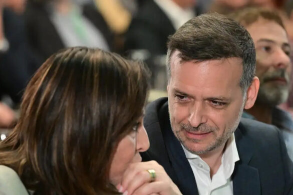 ΠΑΣΟΚ για την κόντρα Διαμαντοπούλου – Δούκα: «Ο καθένας κρίνεται και αναλαμβάνει την ευθύνη»