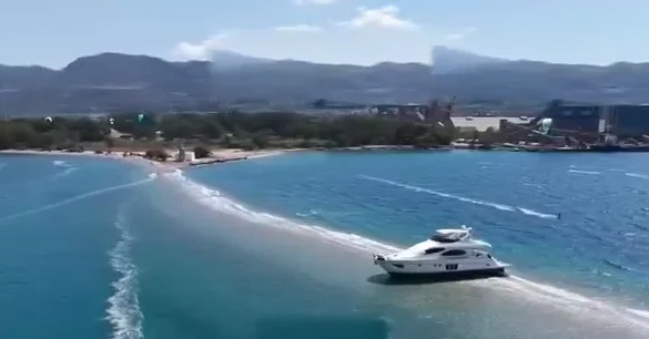 Προσαραγμένο πολυτελές γιοτ στο Δρέπανο Πάτρας: Άκαρπες οι πρώτες προσπάθειες αποκόλλησης