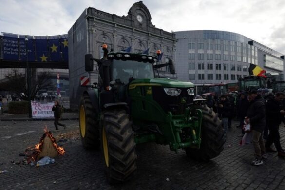 European Newsroom: Η ΕΕ ανέβαλε την εμπορική συμφωνία με τη Mercosur εξαιτίας της αντίστασης κρατών μελών και αντιδράσεων από τους αγρότες