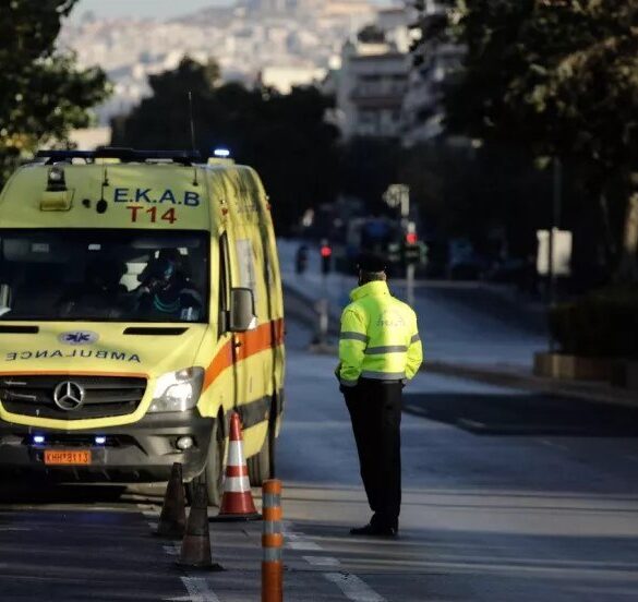 Tροχαίο με παράσυρση γυναίκας στη Μεσογείων – Μετεφέρθηκε στο νοσοκομείο