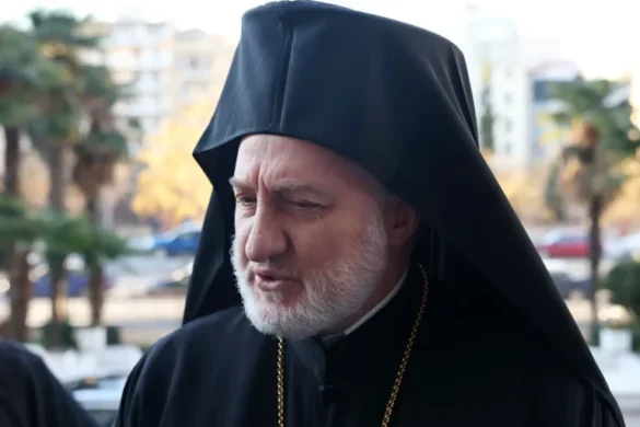 Θεσσαλονίκη: Λιποθύμησε στη Θεία Λειτουργία ο Αρχιεπίσκοπος Αμερικής Ελπιδοφόρος