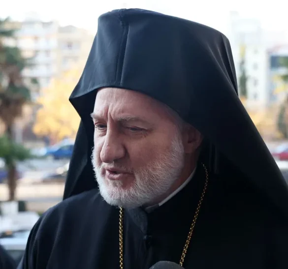 Θεσσαλονίκη: Λιποθύμησε στη Θεία Λειτουργία ο Αρχιεπίσκοπος Αμερικής Ελπιδοφόρος