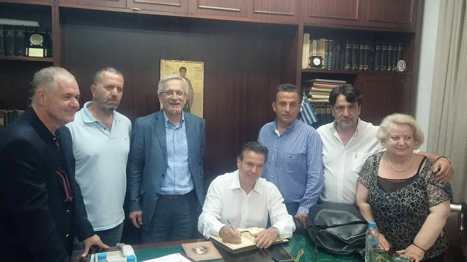 Πάτρα: Κριτική στον Εμπορικό για Πιερρακάκη - Ήταν όλοι....μια "Ωραία ατμόσφαιρα" 2 emporikos ypoyrgoi