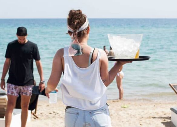 Τουρισμός σε κρίση: Ελλείψεις προσωπικού και «μπλοκάρισμα» στις μετακλήσεις 1000αδων εργαζομένων