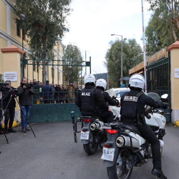 Τηλεφώνημα για βόμβα στην Ευελπίδων – Εκκενώνονται τα δικαστήρια