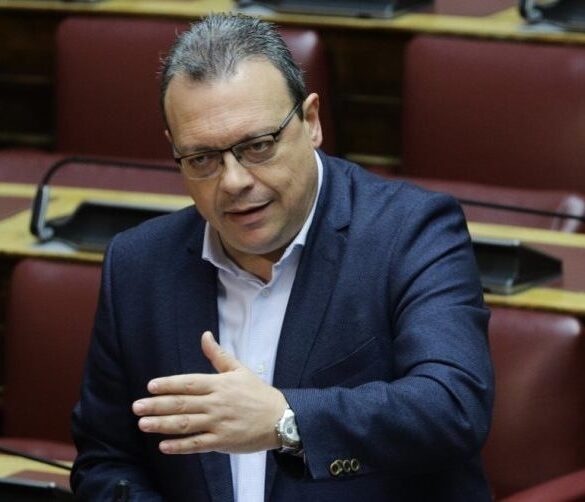 Σ. Φάμελλος σε Κ. Μητσοτάκη: Ο ΣΥΡΙΖΑ- ΠΣ εκπροσωπείται θεσμικά, συλλογικά και τεκμηριωμένα στη Βουλή
