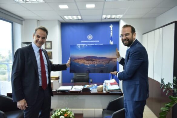 Σε εξέλιξη η σύσκεψη Μητσοτάκη με Φαρμάκη και Περιφερειάρχες για ευλογιά αιγοπροβάτων