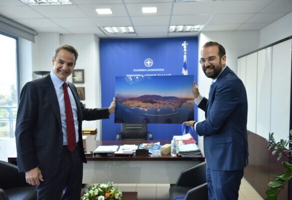 Σε εξέλιξη η σύσκεψη Μητσοτάκη με Φαρμάκη και Περιφερειάρχες για ευλογιά αιγοπροβάτων