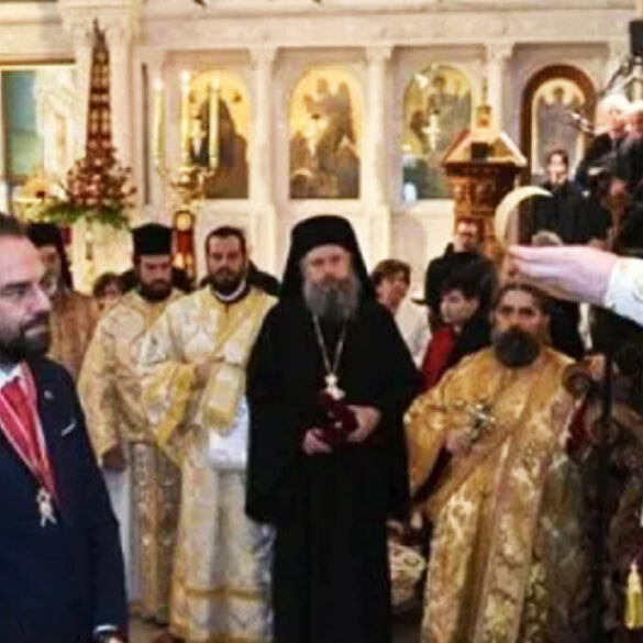 Το μετάλλιο του Αγίου Ανδρέα στον Περιφερειάρχη Νεκτάριο Φαρμάκη