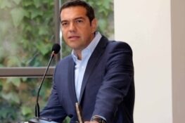 Τσίπρας για funds και πλειστηριασμούς: Κρατικά εγγυημένη ληστεία της μικρής και μεσαίας ιδιοκτησίας