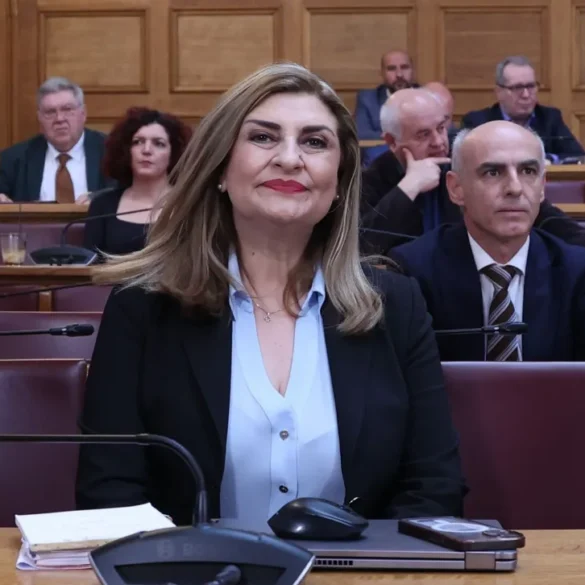 ΠΑΣΟΚ : Ο Ανδρουλάκης αντικατέστησε την Λιακούλη στην Προανακριτική για τα Τέμπη