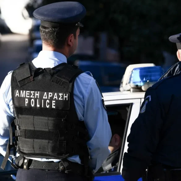 Νεκρό κοριτσάκι στο Παλαιό Φάληρο: Ήταν σε κώμα όταν η γυναίκα το έριξε στη θάλασσα