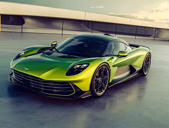 Η ανάγκη για χρήματα οδηγεί την Aston Martin σε μια σημαντική απόφαση
