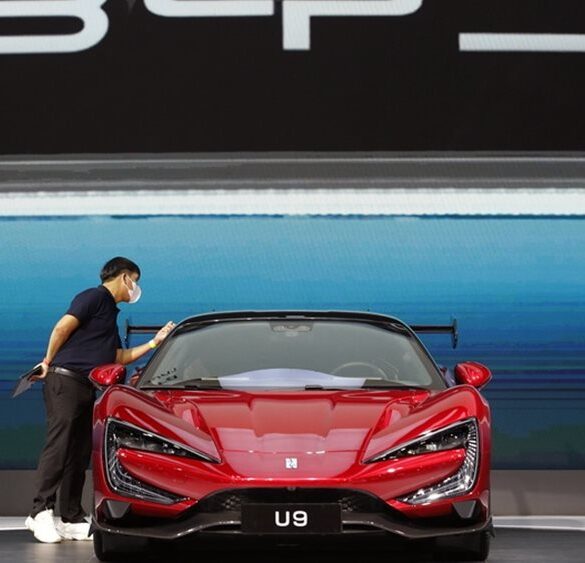 BYD: “Φρέναραν” οι πωλήσεις ηλεκτρικών οχημάτων τον Ιούλιο – Βυθίστηκε 4% η μετοχή