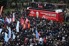 Τουρκία: Αγώνα διαρκείας κήρυξε ο πρόεδρος του CHP – «Έγκλειστος ή όχι ο Ιμάμογλου θα σας νικήσει»