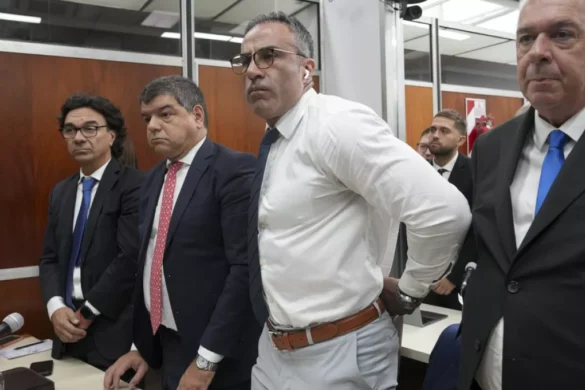 Άρχισε στην Αργεντινή η δίκη για το θάνατο του Ντιέγκο Μαραντόνα